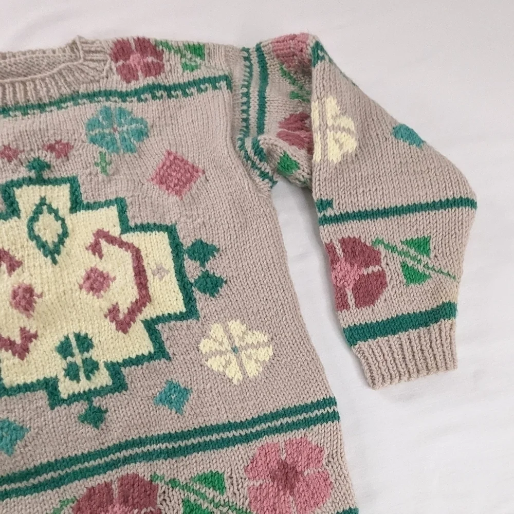 VTG Handmade Cream Pink Fair Isle Soft Chunky Knit Floral Cottage Clover Sweater - Picture 3 of 6